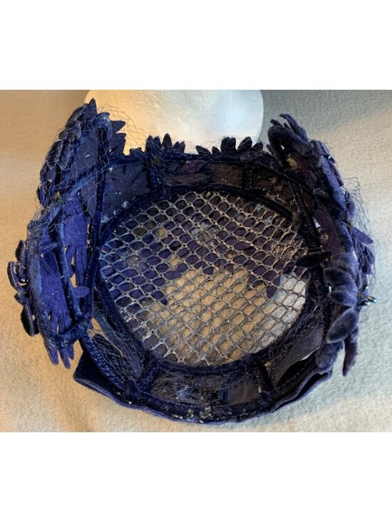 Vintage Navy Velvet Ladies Hat Floral w/ Mesh & Bow Retro Style Cocktail Tea Cap main image 10